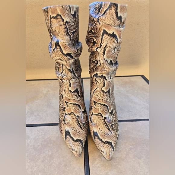 EUC Vince Camuto Snakeskin Slouchy Design Heeled Boots, 8.5M/39 - Picture 3 of 11